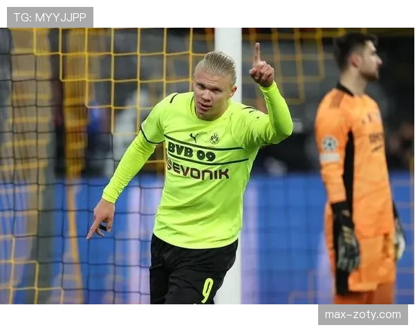 哈兰德与卡瓦尼跑位能力对比：猎手直觉与战术作用差异解析